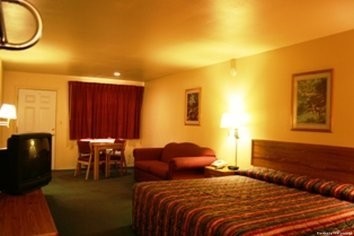 RIATA INN (Crystal City)