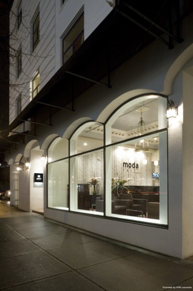 MODA HOTEL (Vancouver)