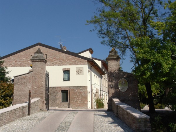 Hotel Corte Della Rocca Bassa (Nogarole Rocca)