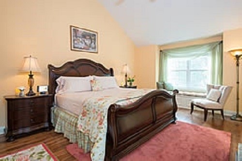 CALDWELL HOUSE BED AND BREAKFAST (Salisbury Mills)