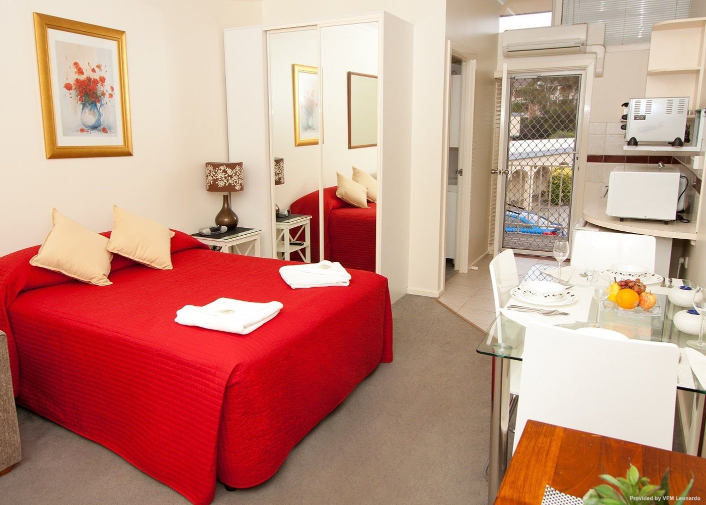 Canberra Short Term & Holiday Accommodation in Canberra - HOTEL DE