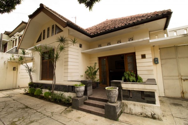 Hotel RedDoorz @ Gatot Subroto (Bandung)