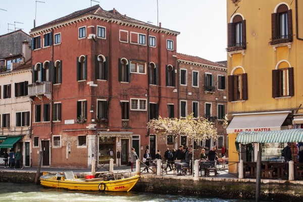 Ai Tre Ponti B&B only rooms with shared bathroom (Venedig)