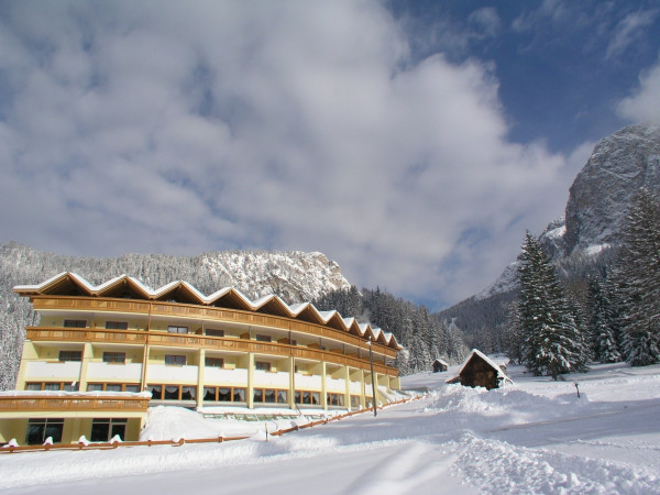 Hotel Asterbel Spa Mountain Refugium (Braies)