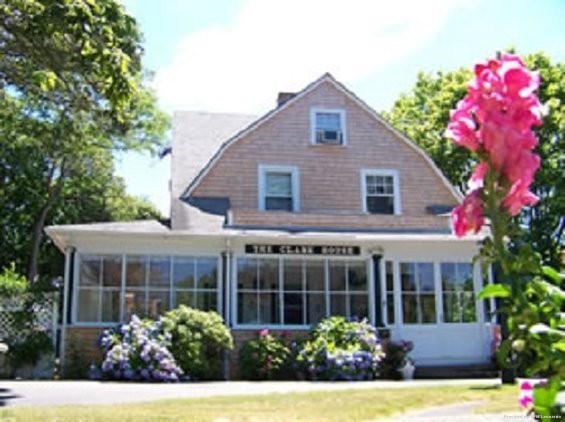 Clark House (Vineyard Haven)