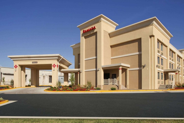 Hotel Ramada by Wyndham Tulsa