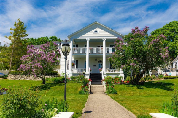 HARBOUR VIEW INN (Mackinac Island)