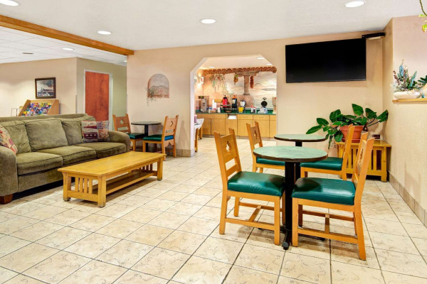 MICROTEL INN & SUITES BY WYNDH (Albuquerque)