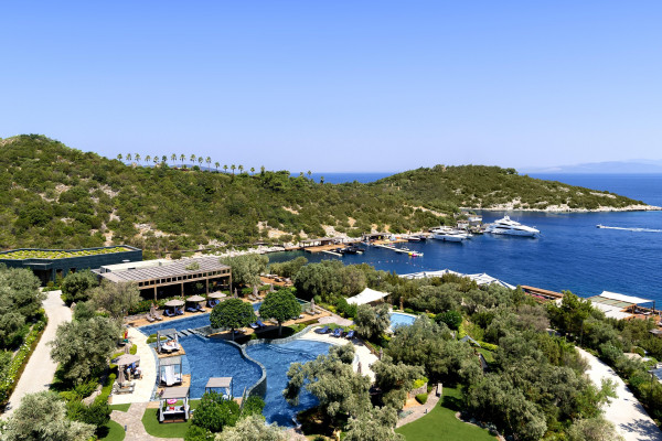 Mandarin Oriental Bodrum 2023 yazında Louis Vuitton'u ağırlıyor -  HarpersBazaar